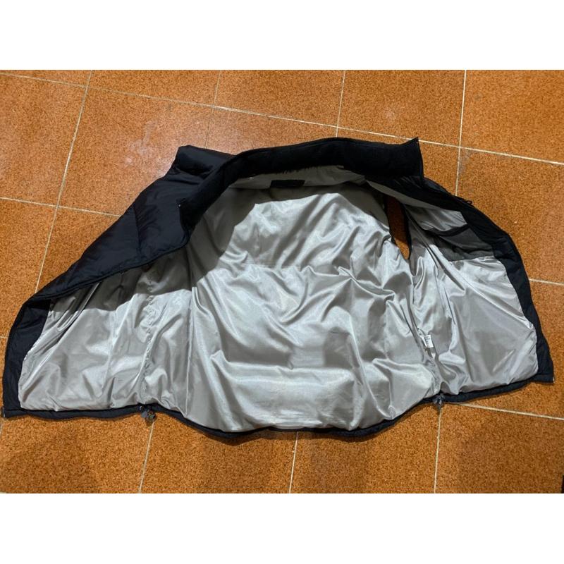 （二手）GAP 羽絨背心 羽絨50%羽毛50% 黑色 男性男生-細節圖2