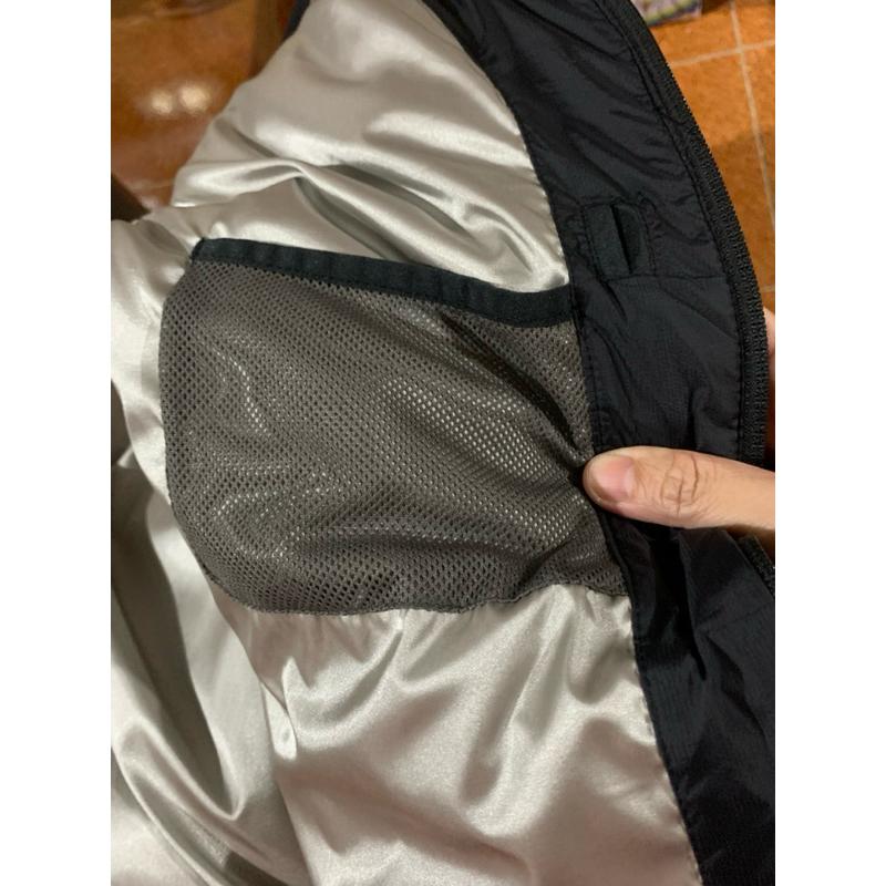 （二手）GAP 羽絨背心 羽絨50%羽毛50% 黑色 男性男生-細節圖7