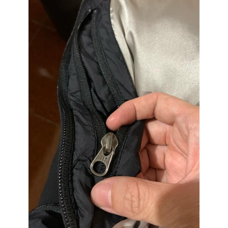 （二手）GAP 羽絨背心 羽絨50%羽毛50% 黑色 男性男生-細節圖9