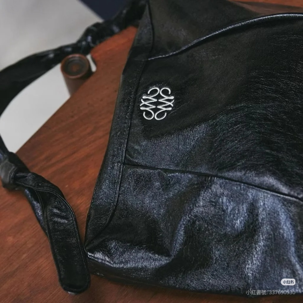 現貨🐯韓國代購 Nick Nicole 漆皮扭結包 正品保證-細節圖2