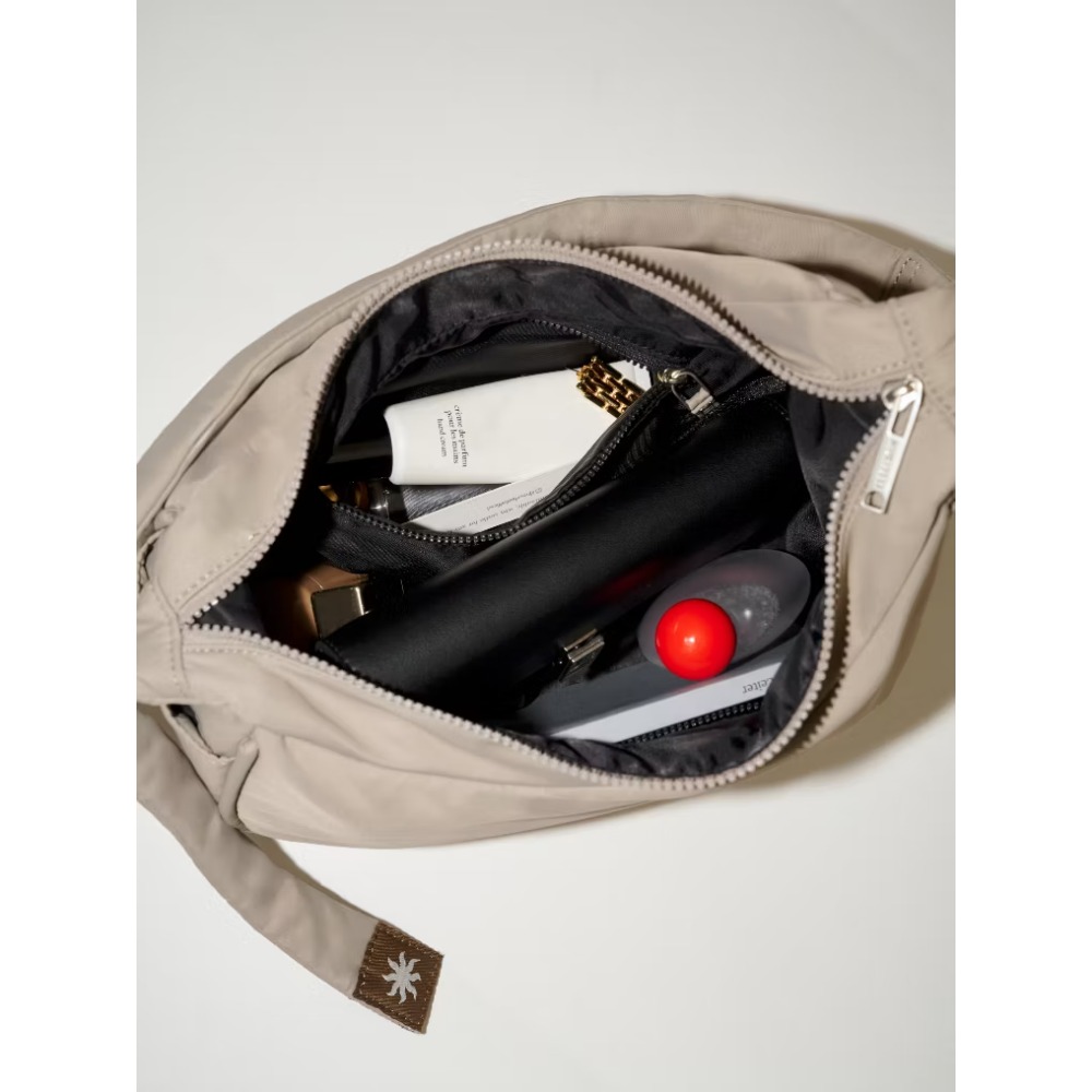 全新多買的🎉『𝐌𝐔𝐑𝐅𝐄𝐄𝐋𝐈 李焰 多隔層泡芙肩背包 🩶 減壓輕便 防潑耐髒 ˖尼龍材質-細節圖4