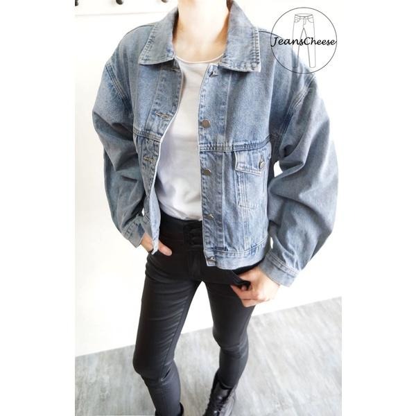 歐美風 復古風 挺版水洗丹寧 寬鬆 寬袖 牛仔外套 造型口袋 修飾縮擺側釦設計 夾克 外套 女 休閒外套 W9.0099-細節圖2