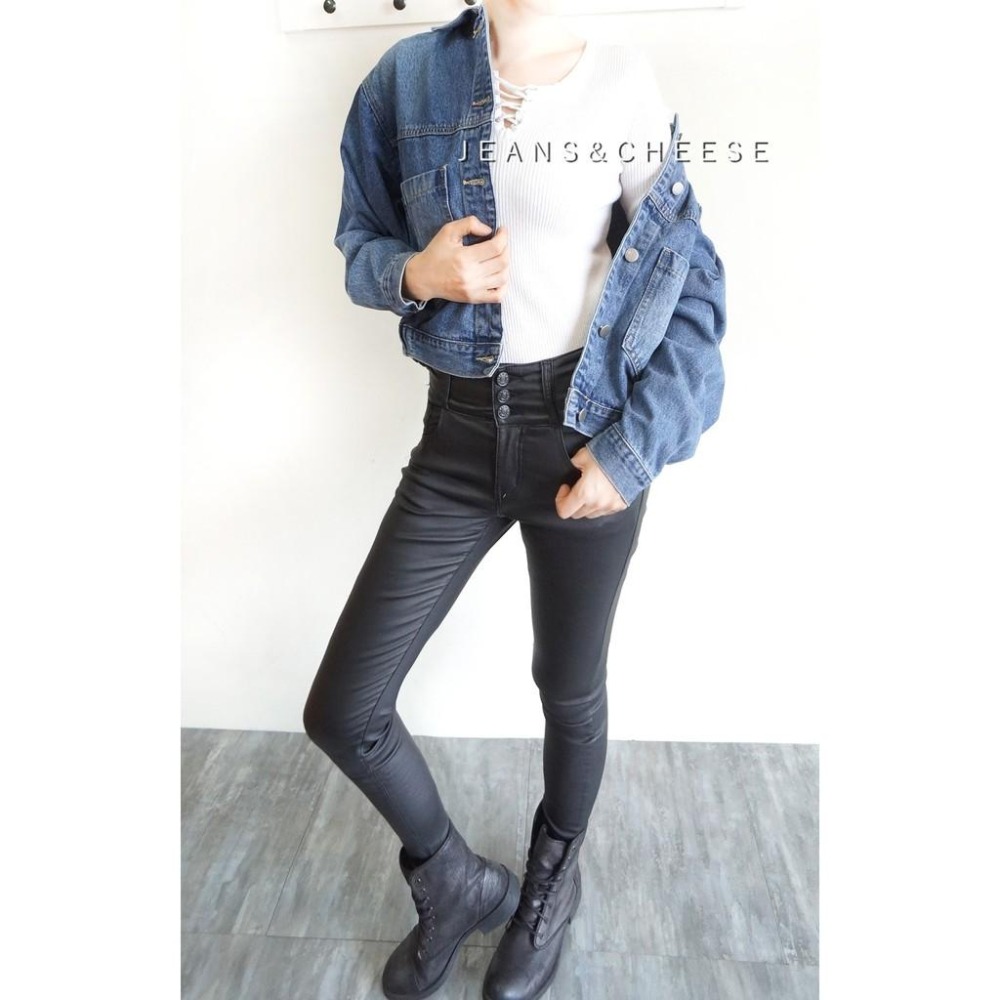 歐美風✨前後排釦.落肩.蝙蝠袖.前後排釦.牛仔外套.顯瘦刷白.寬鬆.短版外套.泡泡袖.寬袖上衣.夾克#.T9.0098-細節圖4