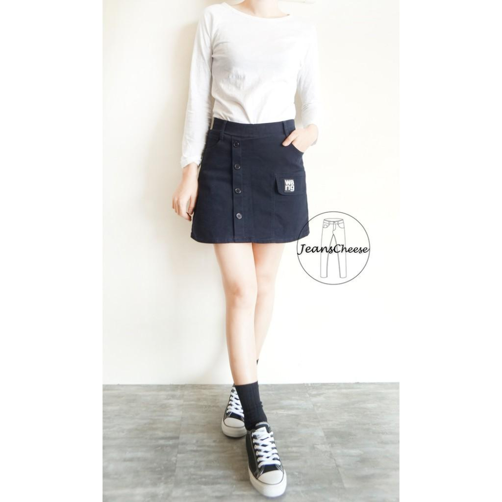 2色3碼🌠附皮帶🌠 挺版逆齡文青風  前排釦後鬆緊 A字裙 顯瘦 短裙 中高腰褲裙 英字皮標口袋 #.O6.6760-細節圖3