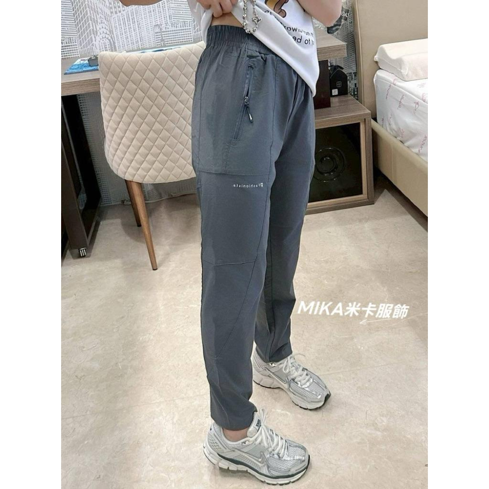 《MIKA米卡服飾》現貨 拉鍊口袋褲 速乾褲 長褲 黑褲 工作褲 哈倫褲 運動褲 顯瘦 拉鍊褲 涼感褲女裝-細節圖8
