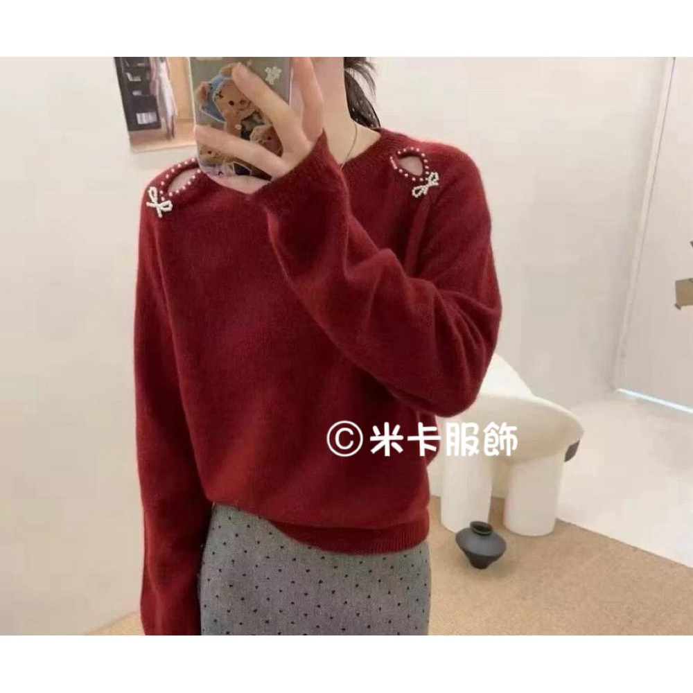 《MIKA米卡服飾》 釘珠蝴蝶結鏤空針織衫 針織衫 毛衣 圓領針織 釘珠針織 保暖 針織 毛線衣 蝴蝶結針織 女裝-細節圖3