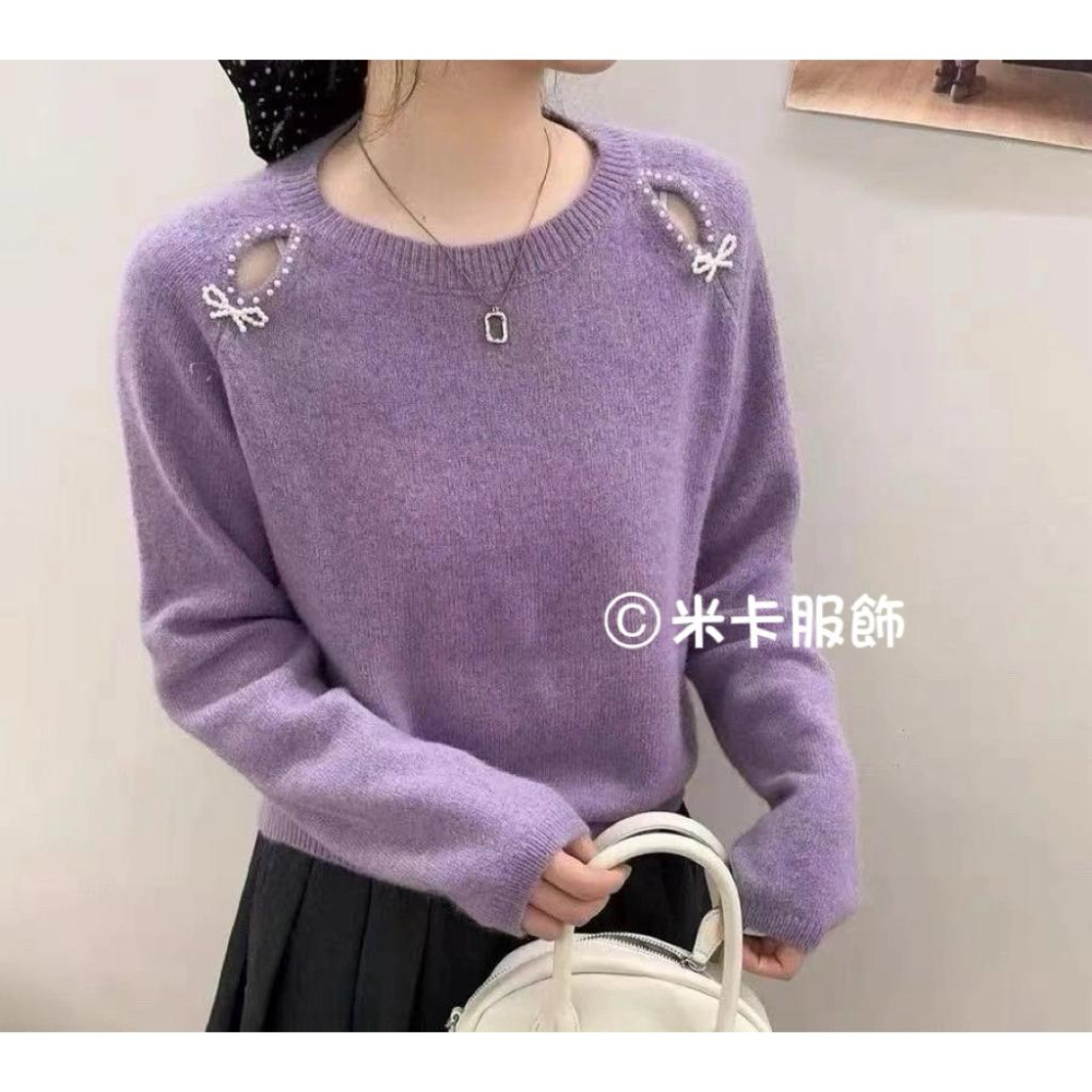 《MIKA米卡服飾》 釘珠蝴蝶結鏤空針織衫 針織衫 毛衣 圓領針織 釘珠針織 保暖 針織 毛線衣 蝴蝶結針織 女裝-細節圖5