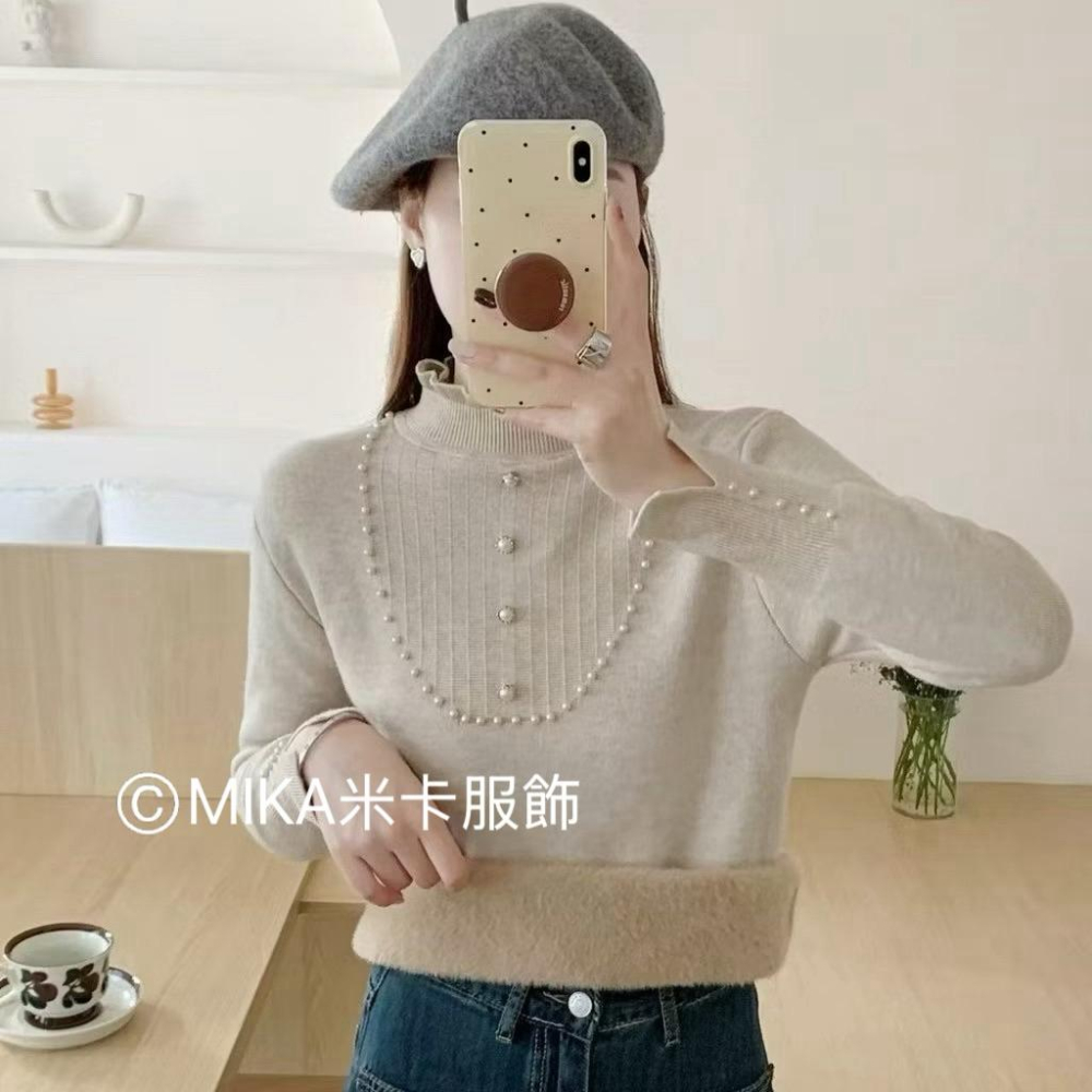 《MIKA米卡服飾》蕾絲刷毛針織衫 刷毛 針織 毛衣 保暖衣  釘珠 絨毛上衣 保暖毛衣 長袖上衣 高領上衣 蕾絲上衣-細節圖6