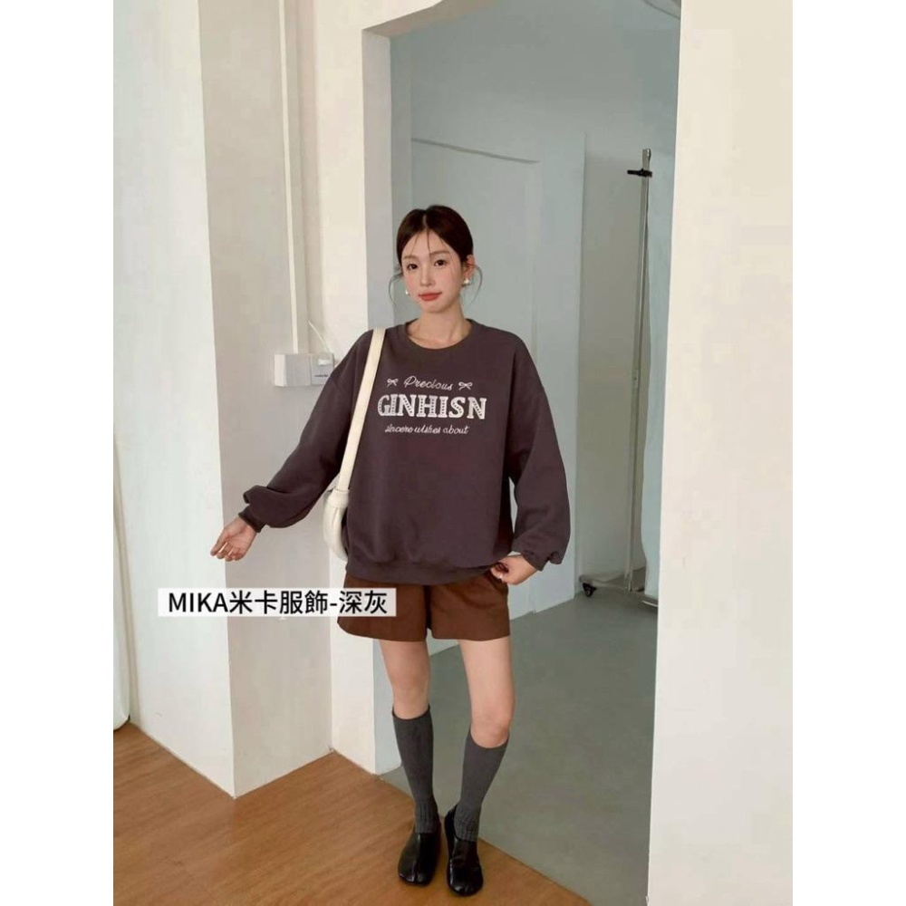 《MIKA米卡服飾》現貨 韓系重工刺繡字母大學T  大學T 長袖 英字棉T 字母大學T 英字大學T 棉T 蕾絲刺繡 女裝-細節圖7