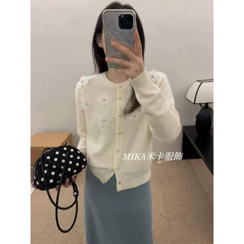 《MIKA米卡服飾》珍珠花朵針織衫 針織開衫 針織毛衣 針織上衣 針織衫 長袖上衣 毛衣 毛線衣 針織 針織外套 女裝-細節圖2
