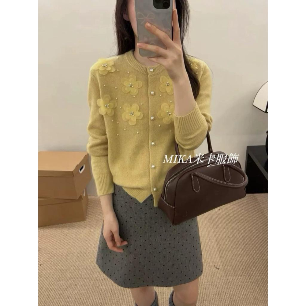 《MIKA米卡服飾》珍珠花朵針織衫 針織開衫 針織毛衣 針織上衣 針織衫 長袖上衣 毛衣 毛線衣 針織 針織外套 女裝-細節圖3