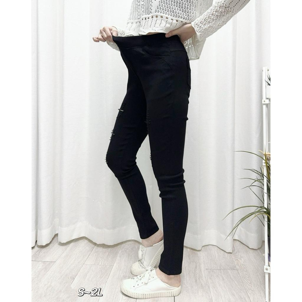 《MIKA米卡服飾》超彈力刷破褲 黑褲 長褲 窄管褲 合身褲 鉛筆褲 刷破褲 彈力褲 刷破 割破 破破褲 秋冬 女裝-細節圖8