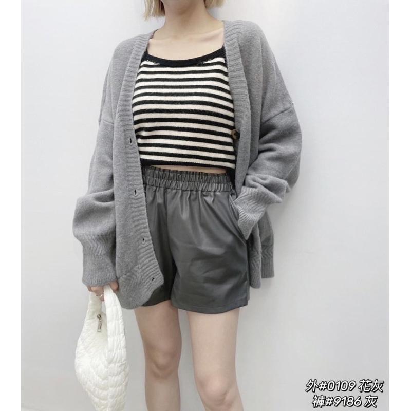 《MIKA米卡服飾》皮短褲 皮褲 顯瘦皮褲 A字皮短褲 彈力短褲 PU皮革 時髦短褲 口袋短褲 休閒短褲 短褲 9186-細節圖5