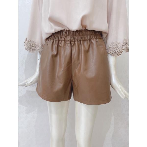 《MIKA米卡服飾》皮短褲 皮褲 顯瘦皮褲 A字皮短褲 彈力短褲 PU皮革 時髦短褲 口袋短褲 休閒短褲 短褲 9186-細節圖7