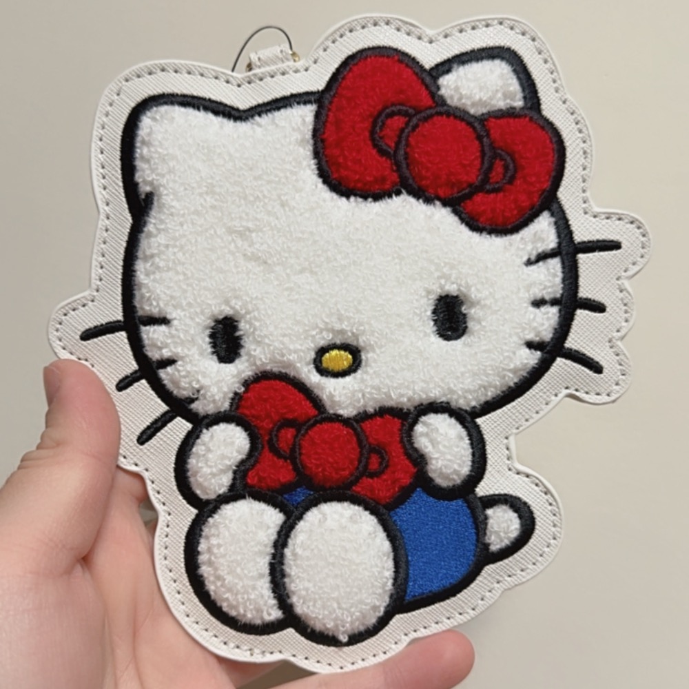 【預購】日本 三麗鷗 Sanrio 毛圈刺繡票卡夾-細節圖2