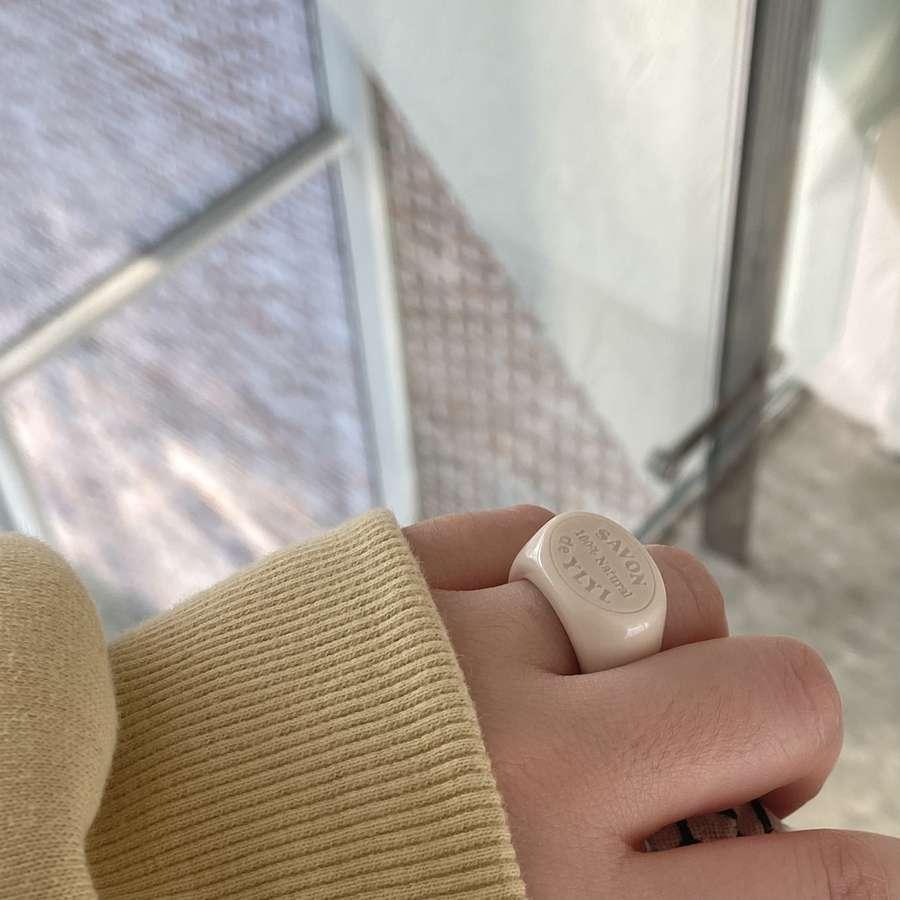 ylyl 肥皂戒指 韓國代購 y2k 宮廷戒指 壓克力 ive lesserafim twice-細節圖4