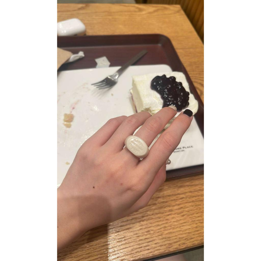 ylyl 肥皂戒指 韓國代購 y2k 宮廷戒指 壓克力 ive lesserafim twice-細節圖5