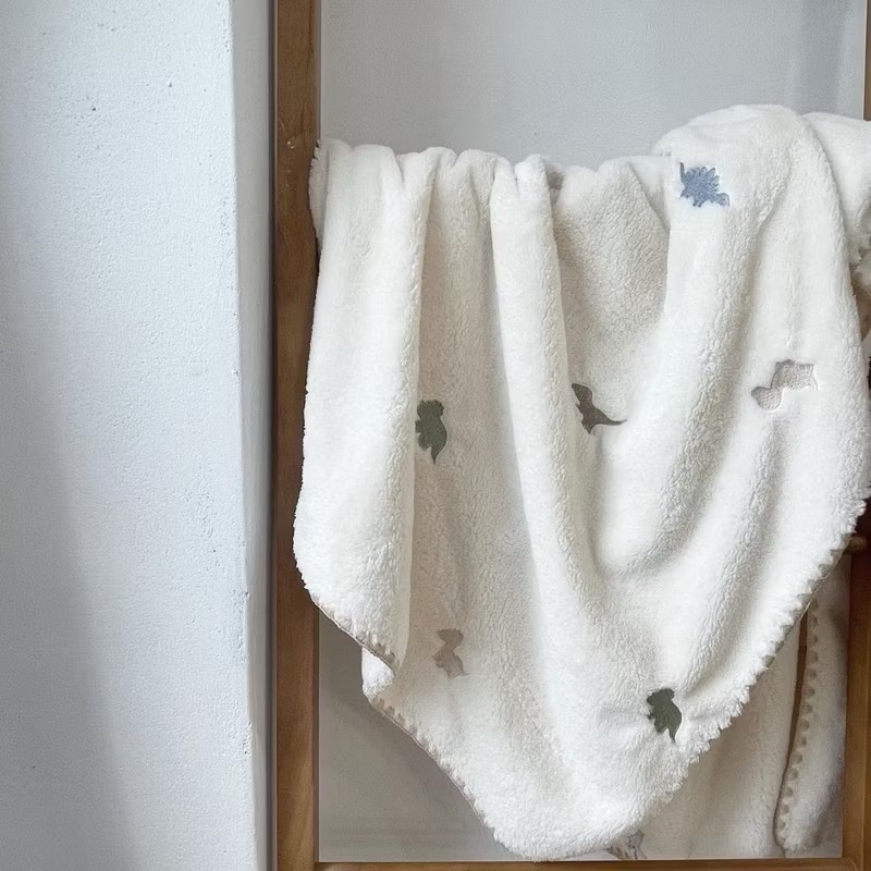 ║．現貨．║ ★ᵕ̈正韓ᵕ̈ 🇰🇷sonbebe刺繡珊瑚絨毯-細節圖4