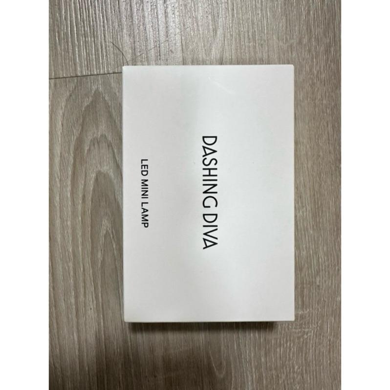 轉賣屈臣氏/Dashing diva迷你凝膠美甲燈/使用於凝膠美甲貼/購於屈臣氏-細節圖2