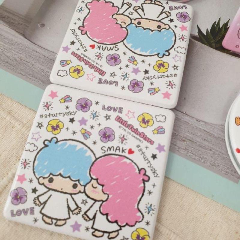 正版現貨🌝Hello kitty 雙面鏡 雙子星折疊鏡 化妝鏡 kitty 隨身鏡 鏡子 放大鏡 圓型鏡 方鏡-細節圖2