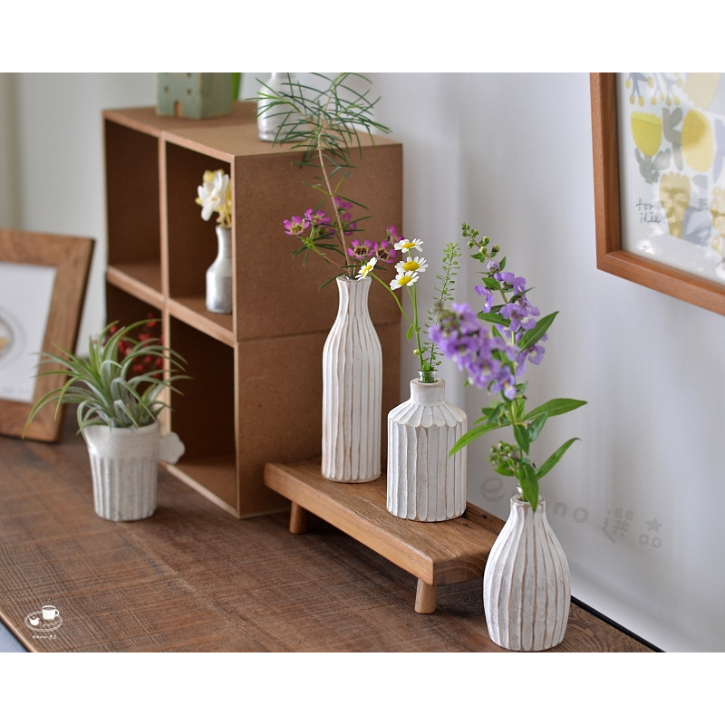 【emono選品】日本進口 天然實木手工刻紋小花瓶 一輪插花瓶 白色 花器 含試管 仿舊風格 現貨 單一販售-細節圖2