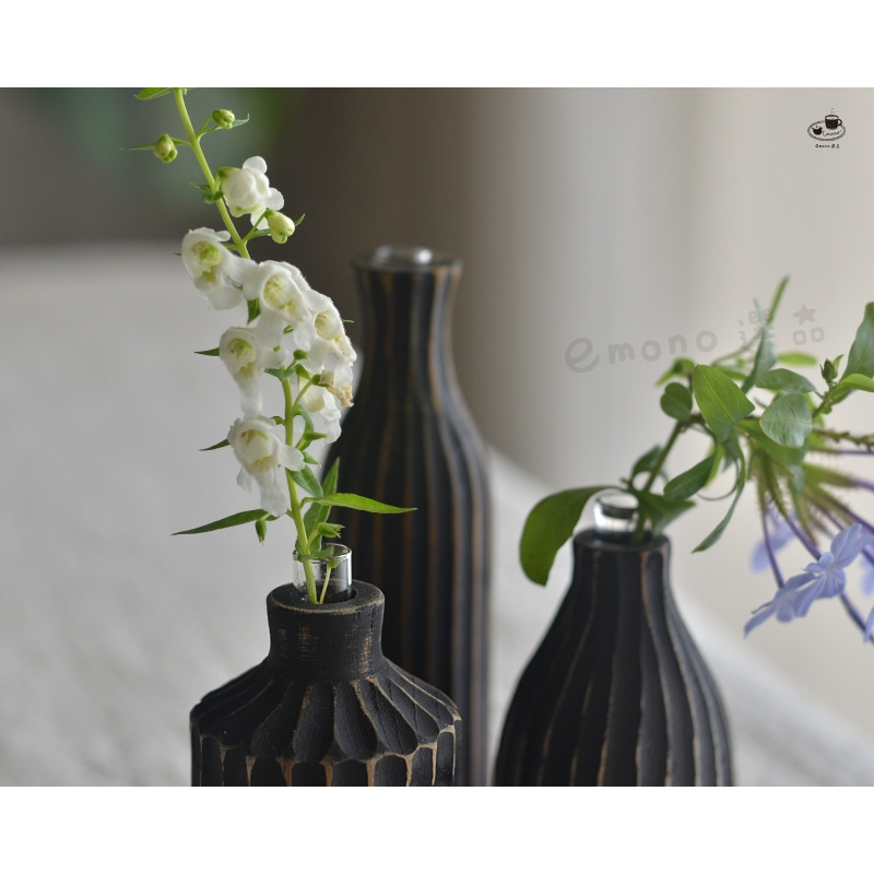 【emono選品】天然實木手工刻紋小花瓶 一輪插花瓶 黑色 花器 含試管 仿舊風格 日本進口 現貨 單一販售-細節圖3