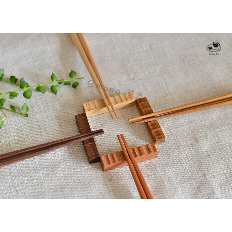 【emono選品】天然木雕刻筷架 柚木 胡桃木 楓木 櫻木 筷架 餐具架 無上漆 現貨 單一售價-細節圖8