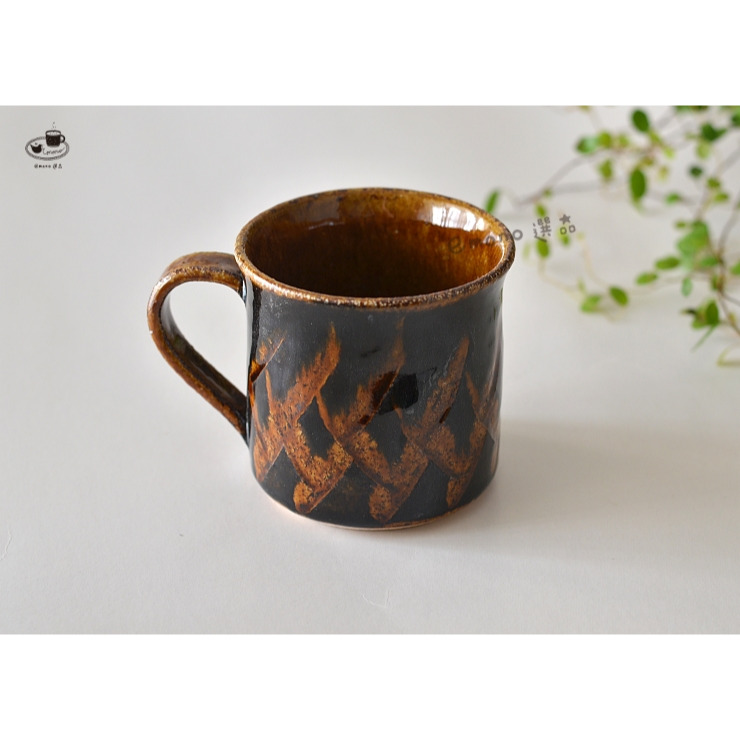 【emono選品】 d.d.s Japan 懷舊風馬克杯 鉅齒形 圓形 手工雕刻馬克杯 琥珀色 日本美濃燒 陶器 現貨-細節圖8