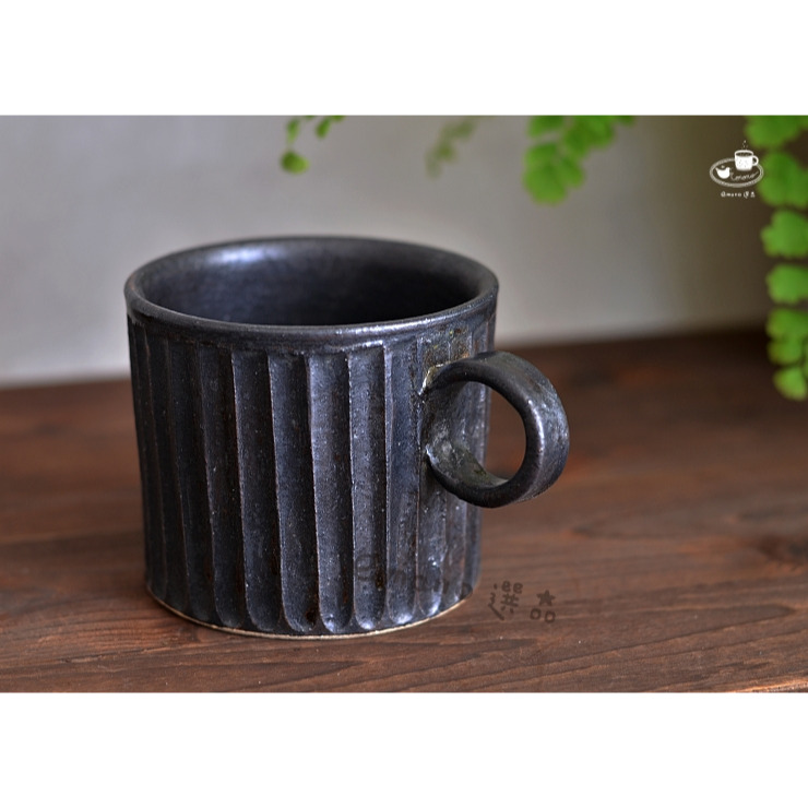 【emono選品】日本美濃燒 兵山窯 手工鎬紋馬克杯 粉引 黑釉 咖啡杯 陶器 單一售價 現貨-細節圖6