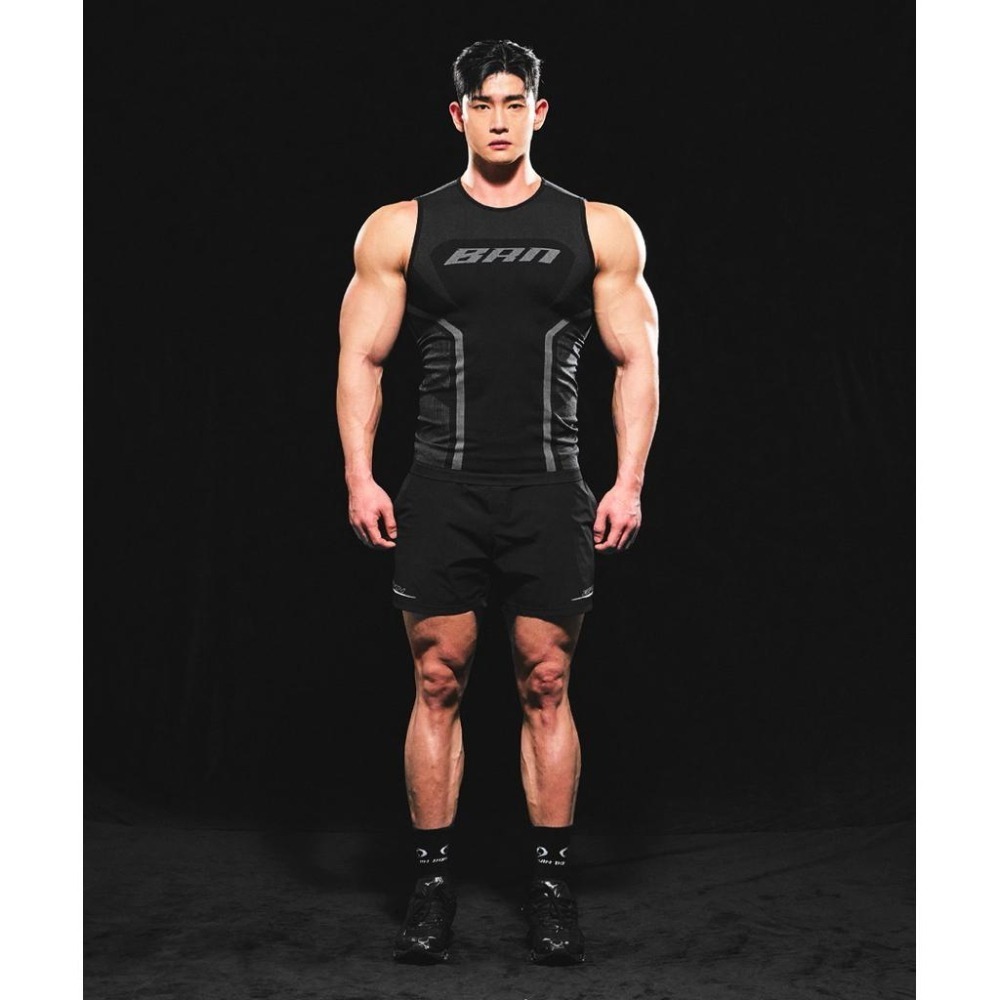 韓國代購 韓國運動品牌  BORNTOWIN 運動 LOGO 運動背心 共兩色-細節圖3