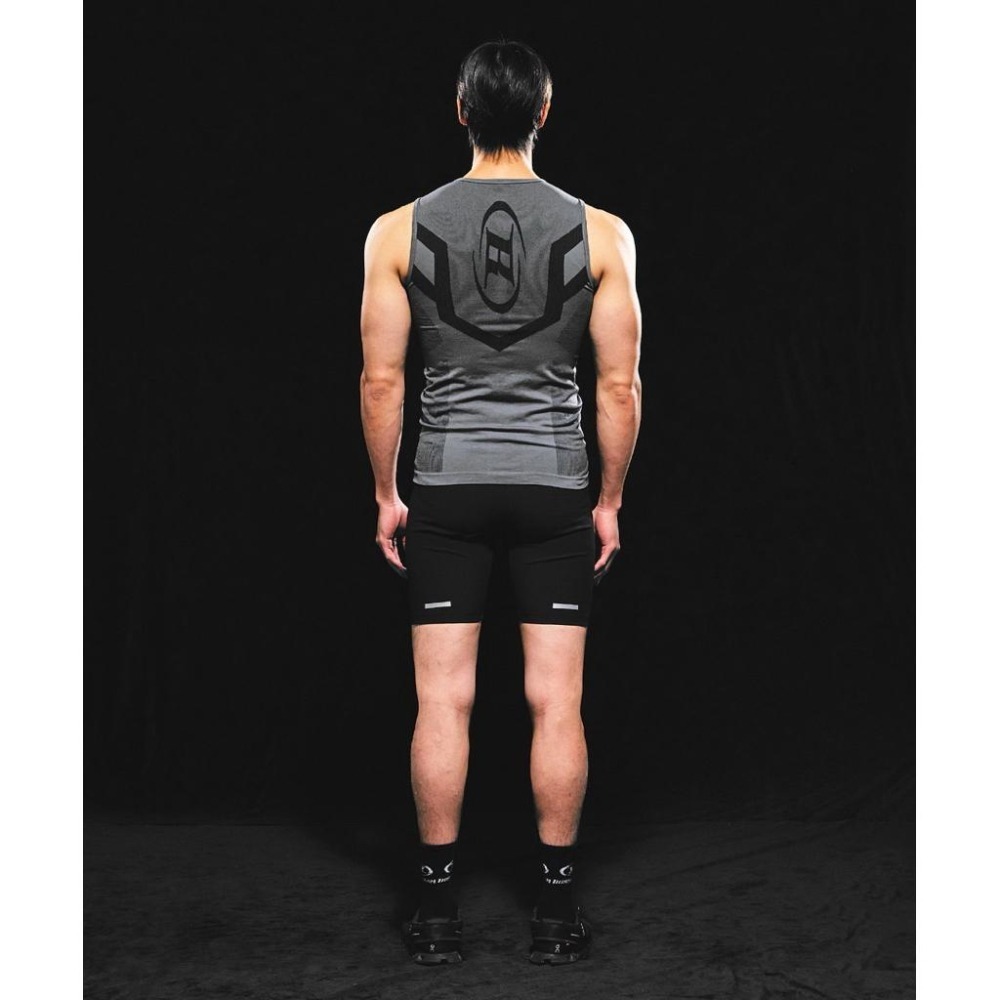 韓國代購 韓國運動品牌  BORNTOWIN 運動 LOGO 運動背心 共兩色-細節圖7