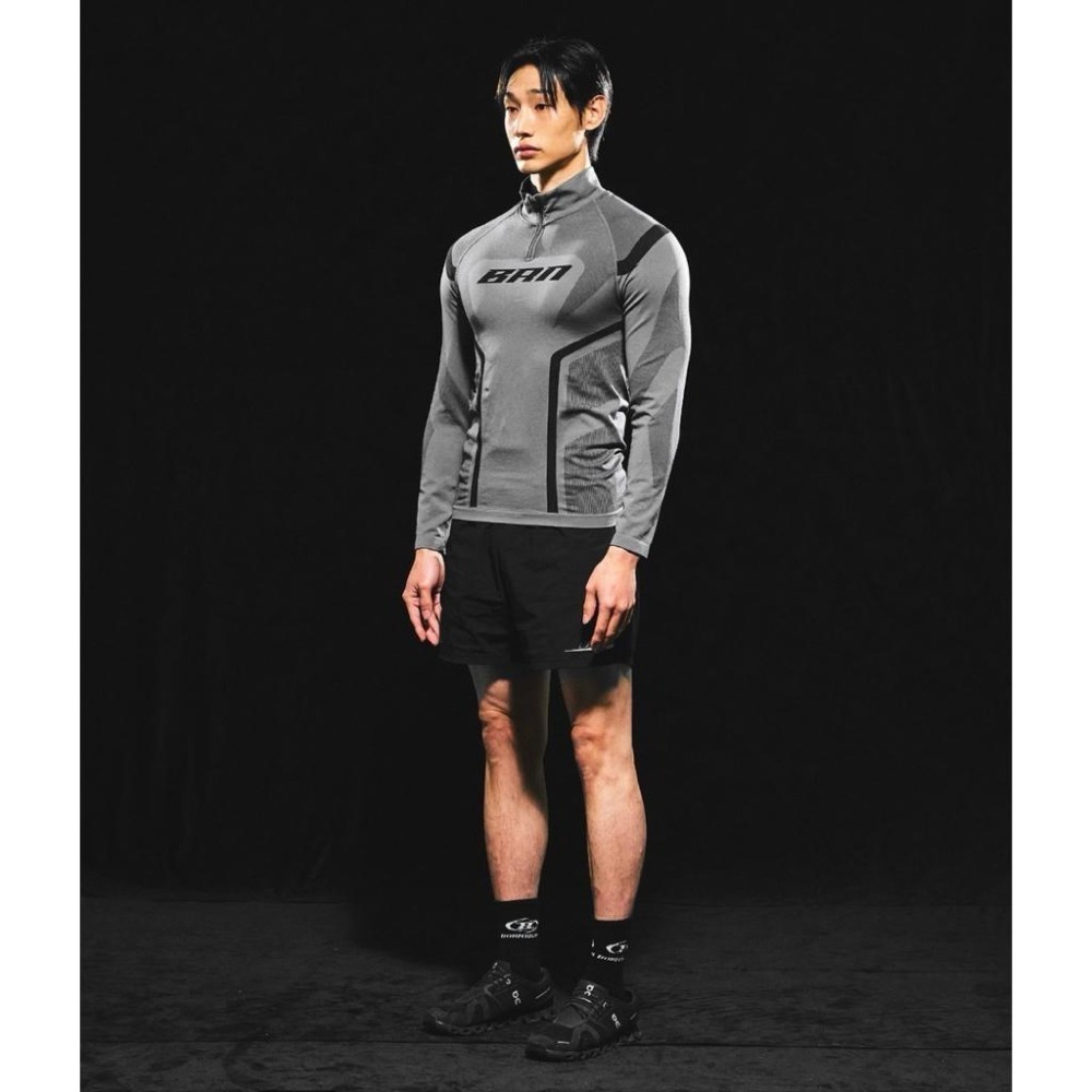 韓國代購 BORNTOWIN 韓國運動潮牌 訓練衣 運動長袖 機能衣 黑色 灰色 運動 LOGO-細節圖3