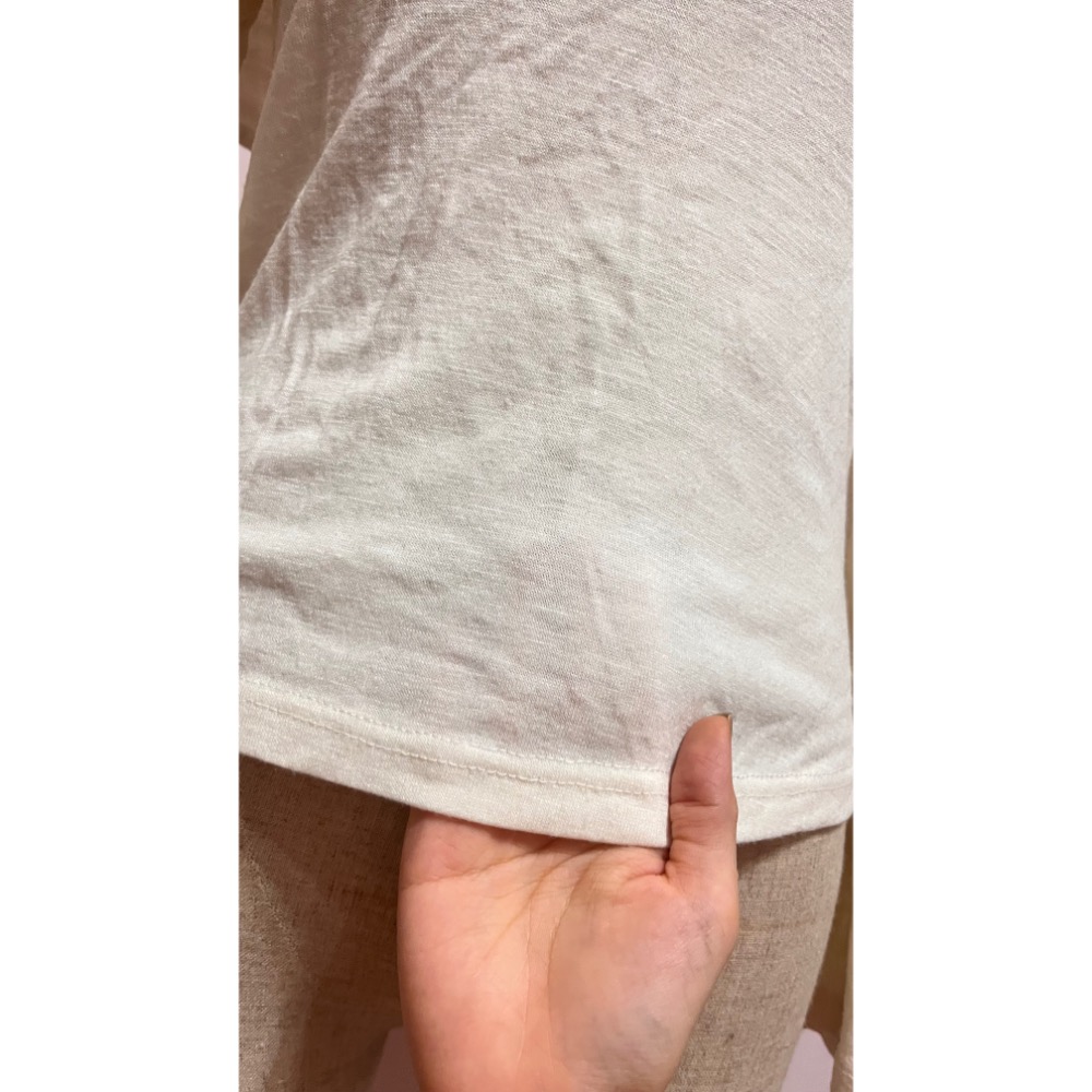 淡鵝黃披肩式可拉一字領平肩長袖輕薄款棉質造型上衣-細節圖4