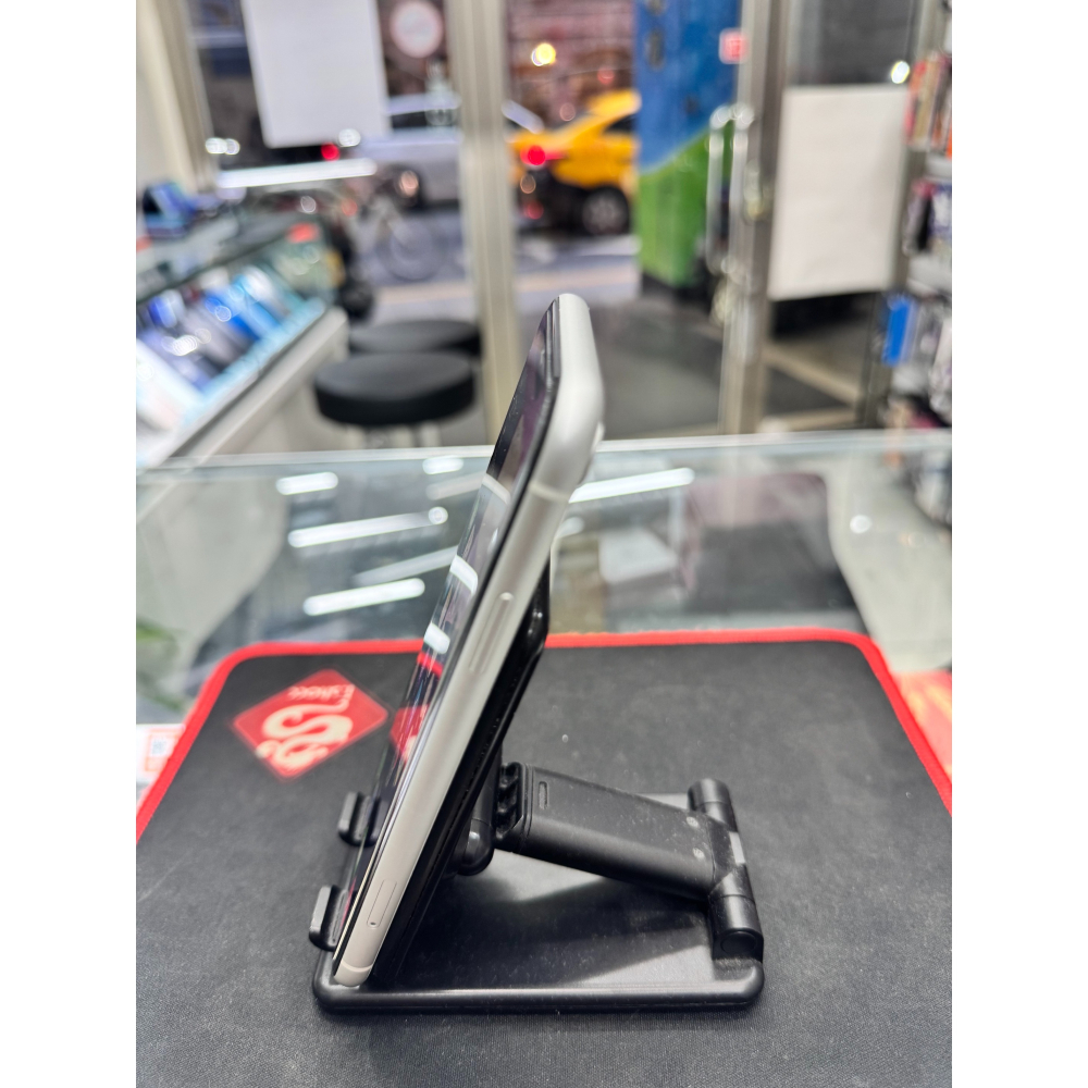 二手精品 iphone XR 128GB 白色 9成新 電池健康度100% 無盒裝有附正廠配件 贈保護貼及空壓殼-細節圖4