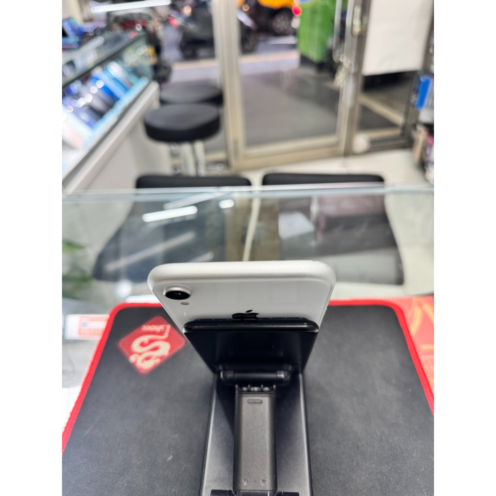 二手精品 iphone XR 128GB 白色 9成新 電池健康度100% 無盒裝有附正廠配件 贈保護貼及空壓殼-細節圖5