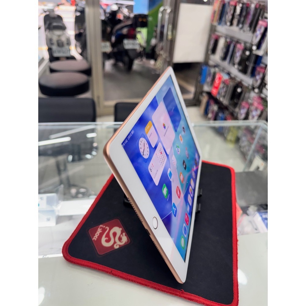 二手精品 Apple iPad 8 10.2 吋 128G WiFi 玫瑰金色 無盒裝 贈充電組 保護貼及皮套-細節圖3