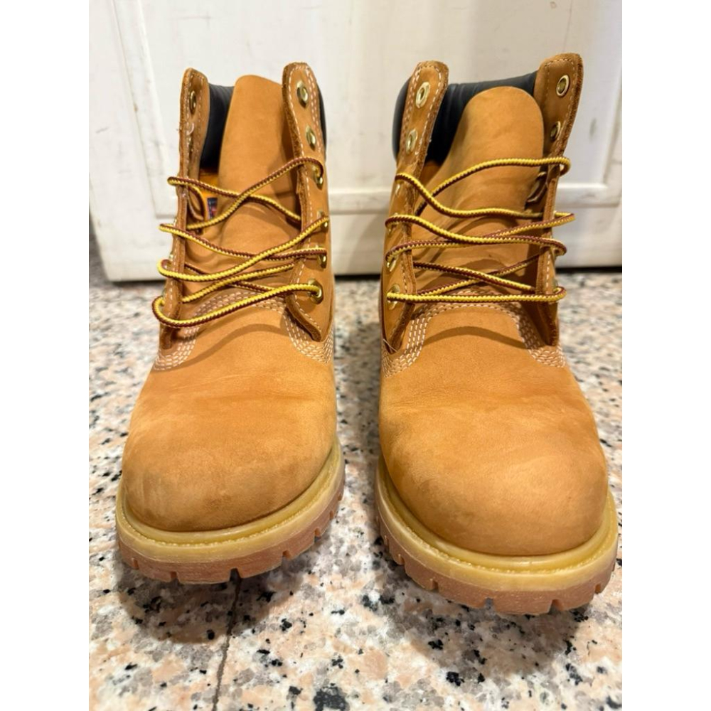二手9成新Timberland Premium經典防水6吋靴US7.5-細節圖2