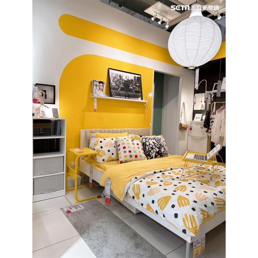 🌈IKEA代購 BRUKSVARA 邊桌 床邊桌 方便桌 可移動桌 沙發桌 客廳邊桌 IKEA 筆記型電腦桌-細節圖4