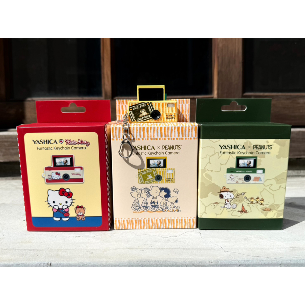 現貨 YASHICA x Peanuts Funtastic Keychain Camera 鑰匙圈數位迷你相機 翻轉-細節圖2