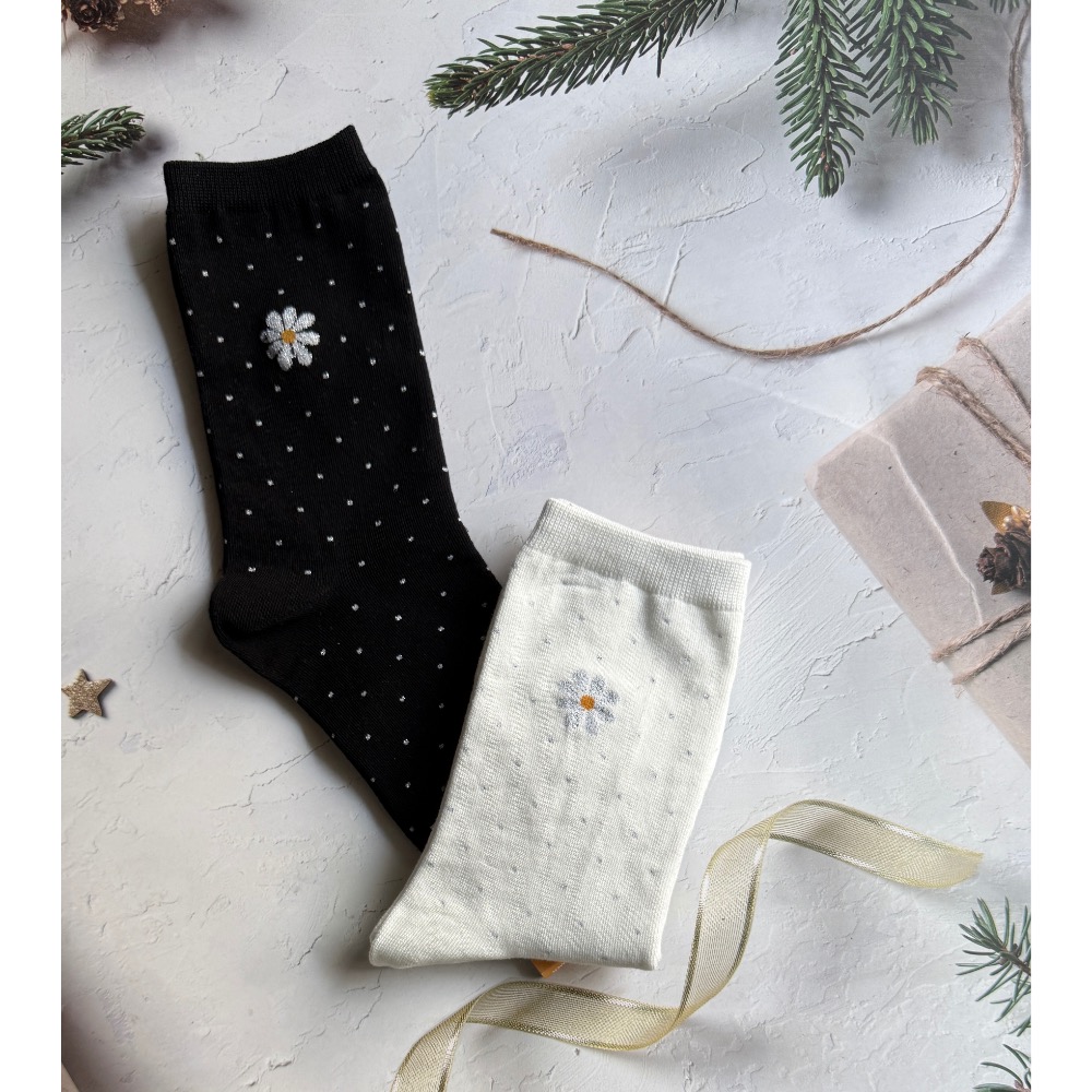 🇰🇷《現貨》韓國製閃耀雛菊系列中筒襪🧦-細節圖4