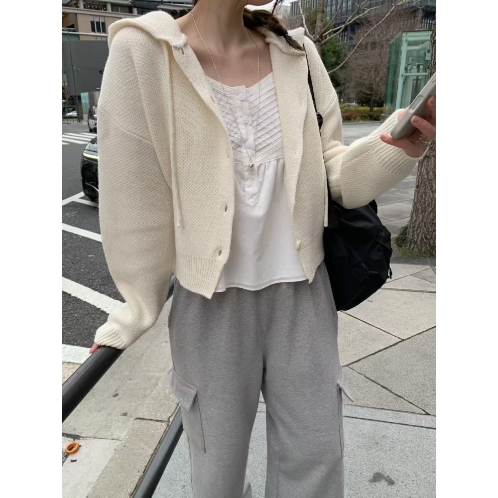 ＞精緻壓褶＜蕾絲拼接細肩帶上衣-細節圖7