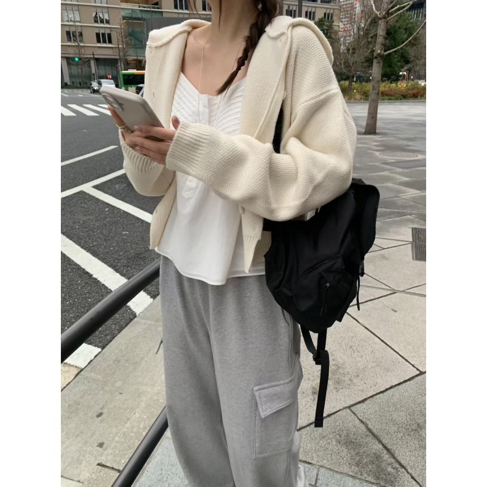 ＞精緻壓褶＜蕾絲拼接細肩帶上衣-細節圖9