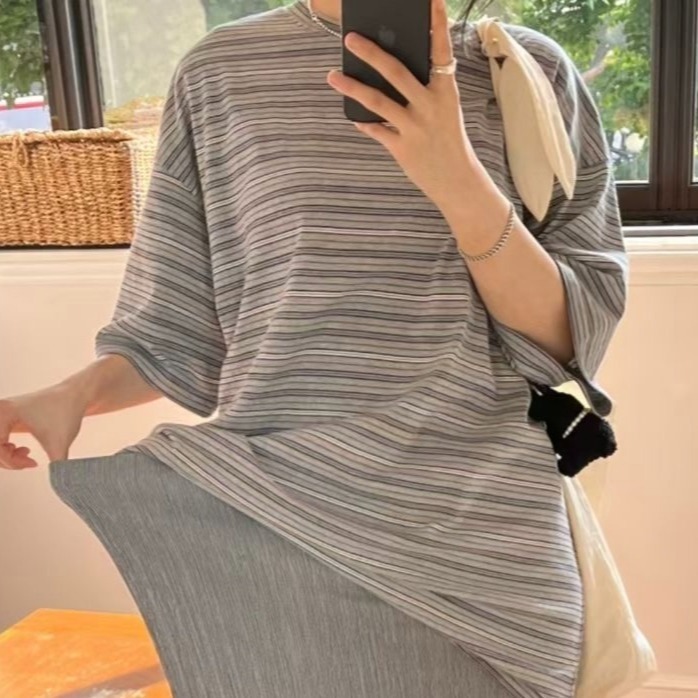 灰色