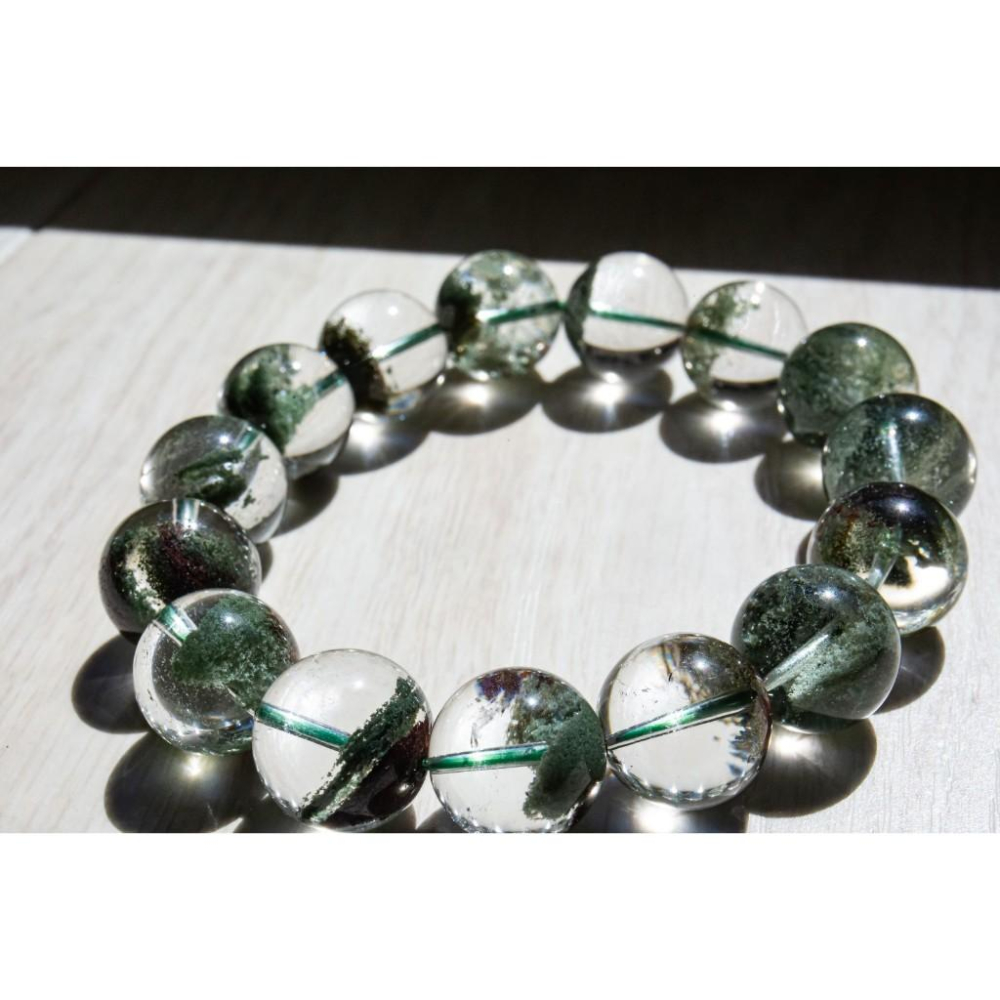 【正財之神】頂級綠幽靈手鍊14.5mm✨聚寶盆千層山品相｜最強招正財與事業轉運｜極致冰透白水晶底｜職場能量｜現貨實拍-細節圖2