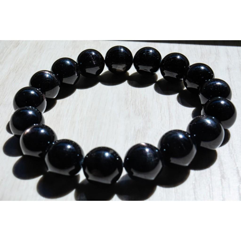 【頂級星芒】金運石手鍊12.4mm✨罕見雙面十字星光效應｜深邃銀紫金屬火光｜強力招財避邪戰神｜現貨實拍｜晶心書蘊-細節圖3