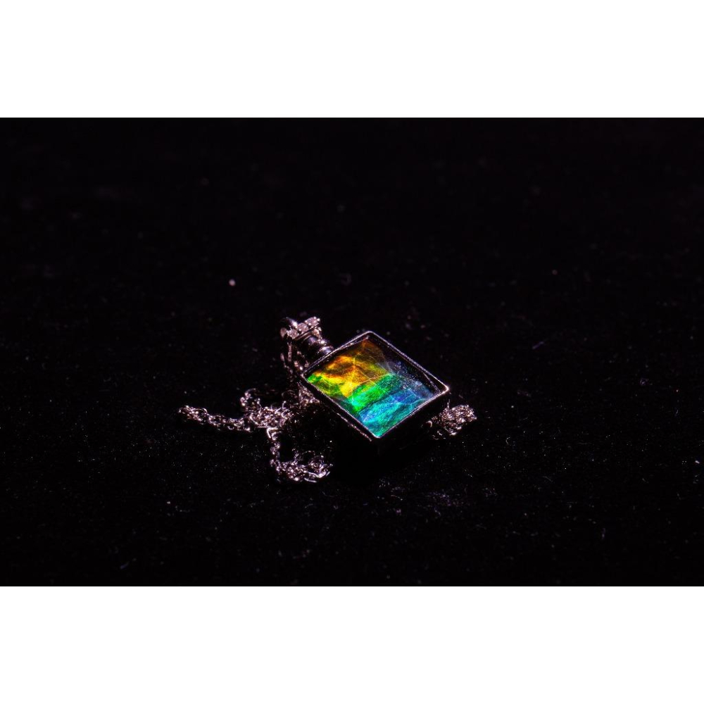 【斑彩石】頂級吊墜4.4g✨七彩虹光顯化財富｜925銀精工鑲嵌｜全脈輪強效轉運｜附正規機構證書｜晶心書蘊-細節圖9
