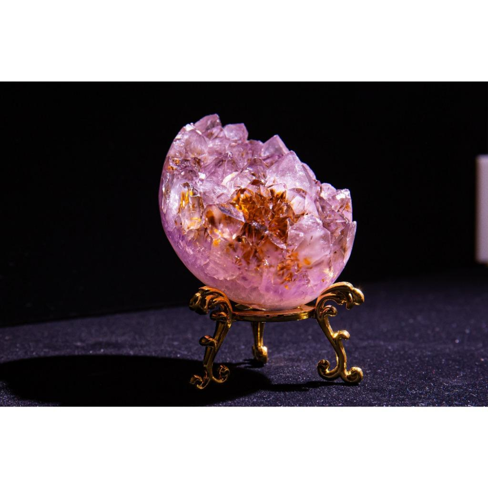 【紫鈦晶】恐龍蛋擺件236g✨方解石共生全拋光｜紫極耀金招財鎮宅｜貴人智慧守護｜附底座實拍｜晶心書蘊-細節圖3