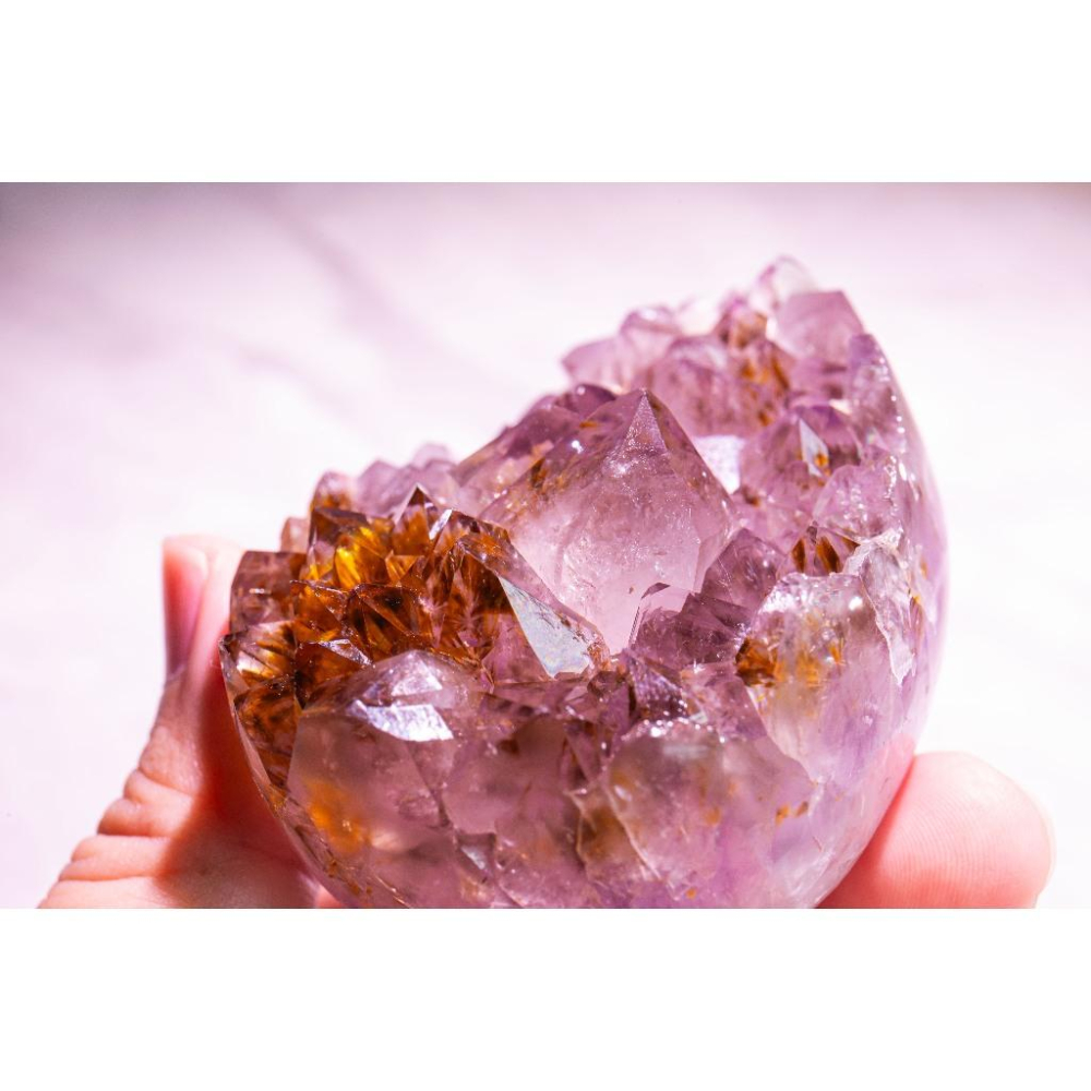 【紫鈦晶】恐龍蛋擺件236g✨方解石共生全拋光｜紫極耀金招財鎮宅｜貴人智慧守護｜附底座實拍｜晶心書蘊-細節圖7