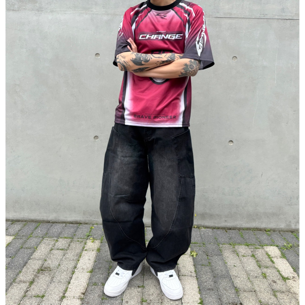 843口袋剪裁彎刀牛仔褲 牛仔長褲 男女皆可穿  oversize 男裝 工裝 女裝 褲子 錐形褲 繭型褲 彎刀褲-細節圖2