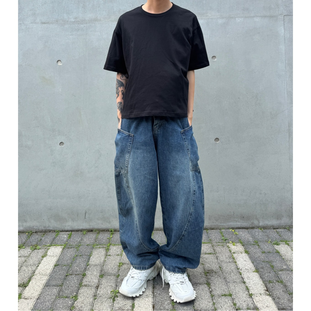 843口袋剪裁彎刀牛仔褲 牛仔長褲 男女皆可穿  oversize 男裝 工裝 女裝 褲子 錐形褲 繭型褲 彎刀褲-細節圖4